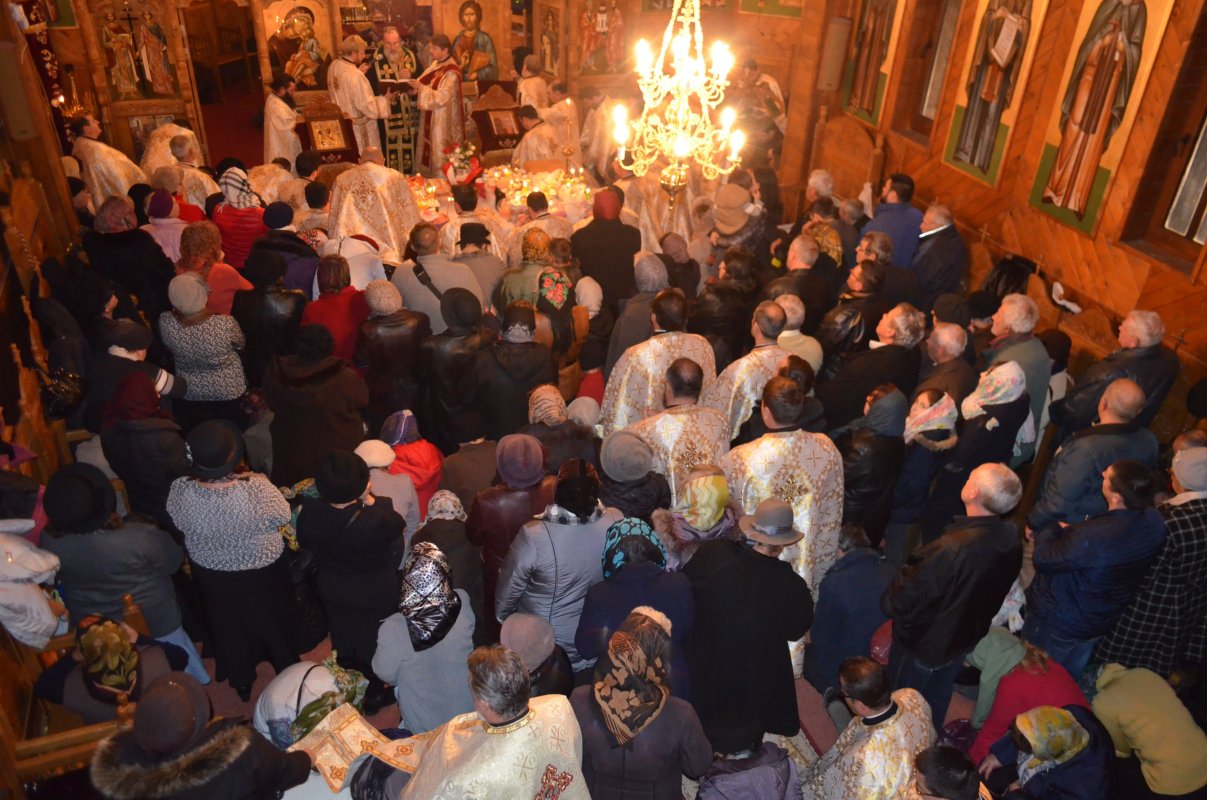 „În perioada de post avem datoria să căutăm pacea şi să ne rugăm“ 68103