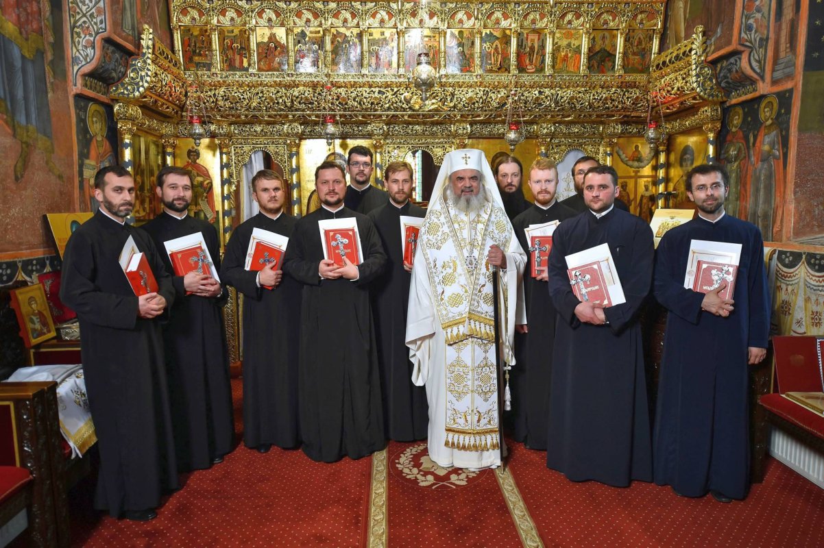 Noi duhovnici în Arhiepiscopia Bucureştilor 68119