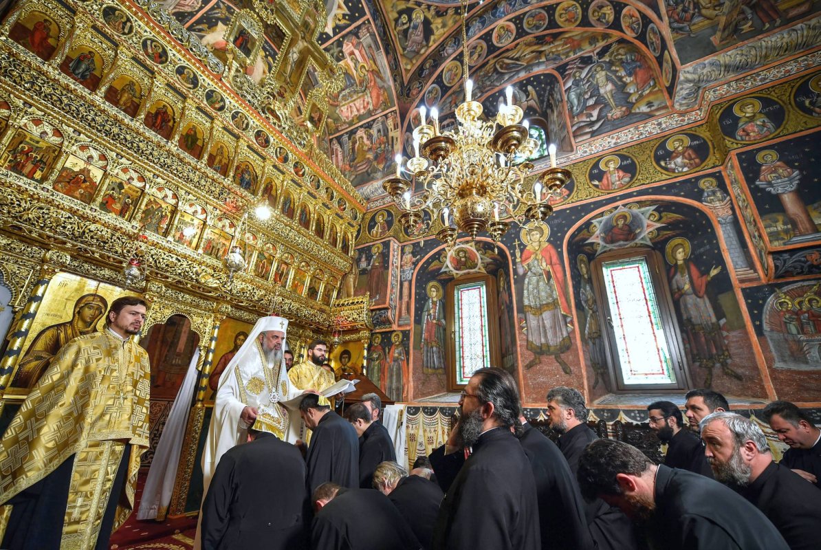 Distincţii bisericeşti pentru 23 de preoţi 68095