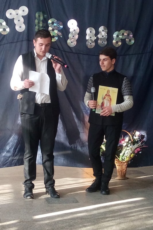 „Reperele spirituale sunt importante pentru elevii noştri“ 68000