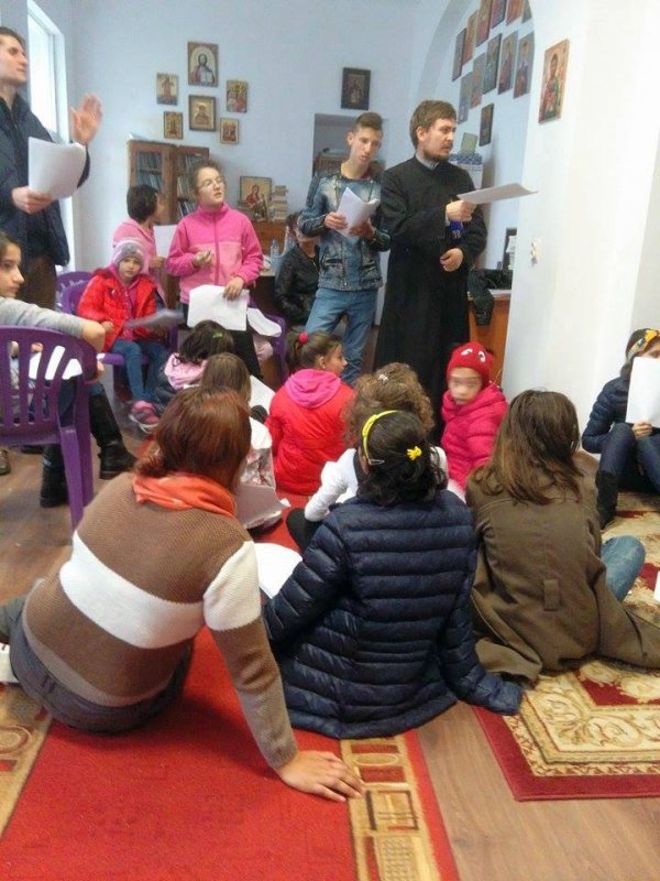 Activităţi catehetice în Cetatea Băniei 67985