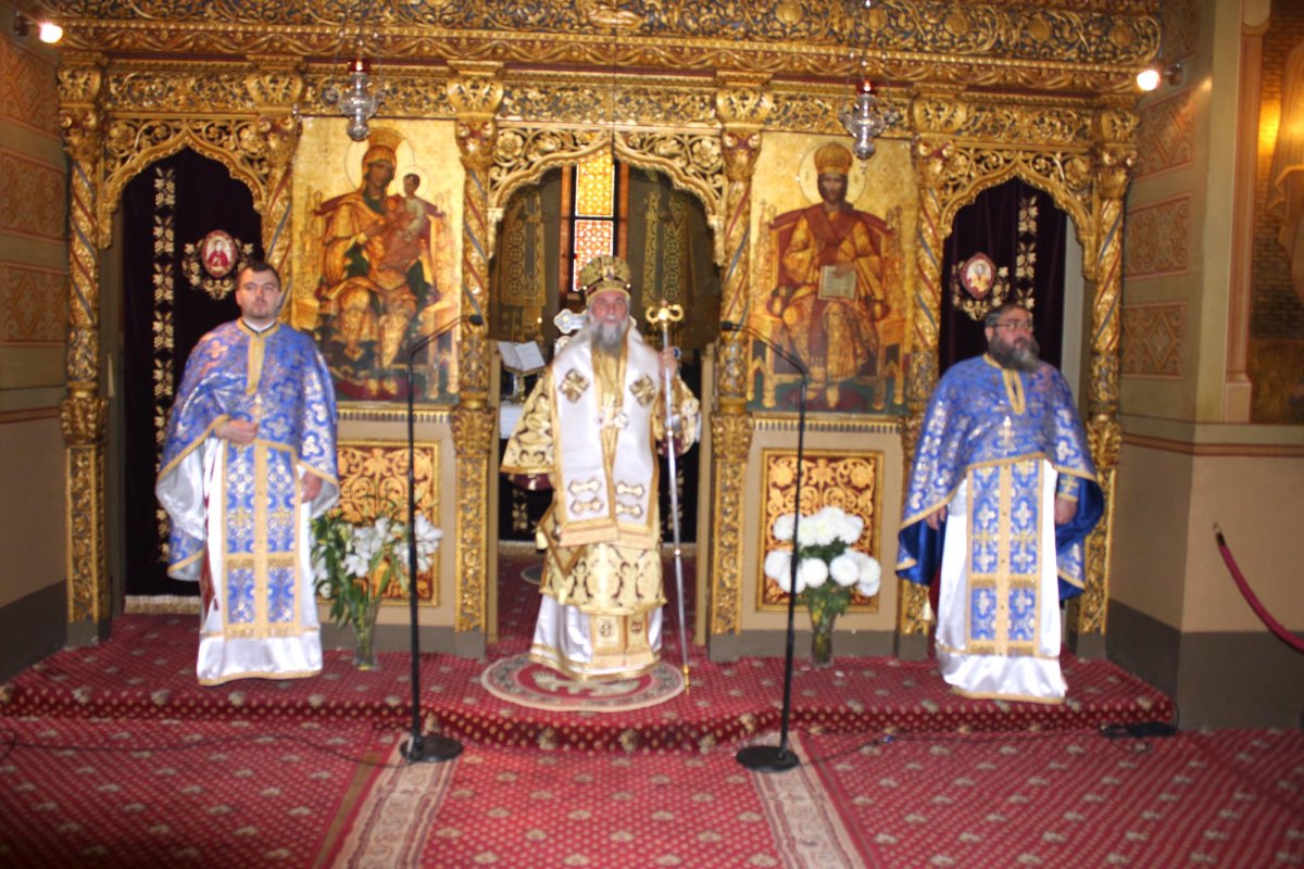 „Să ne dăruim în totalitate lui Dumnezeu” 67889