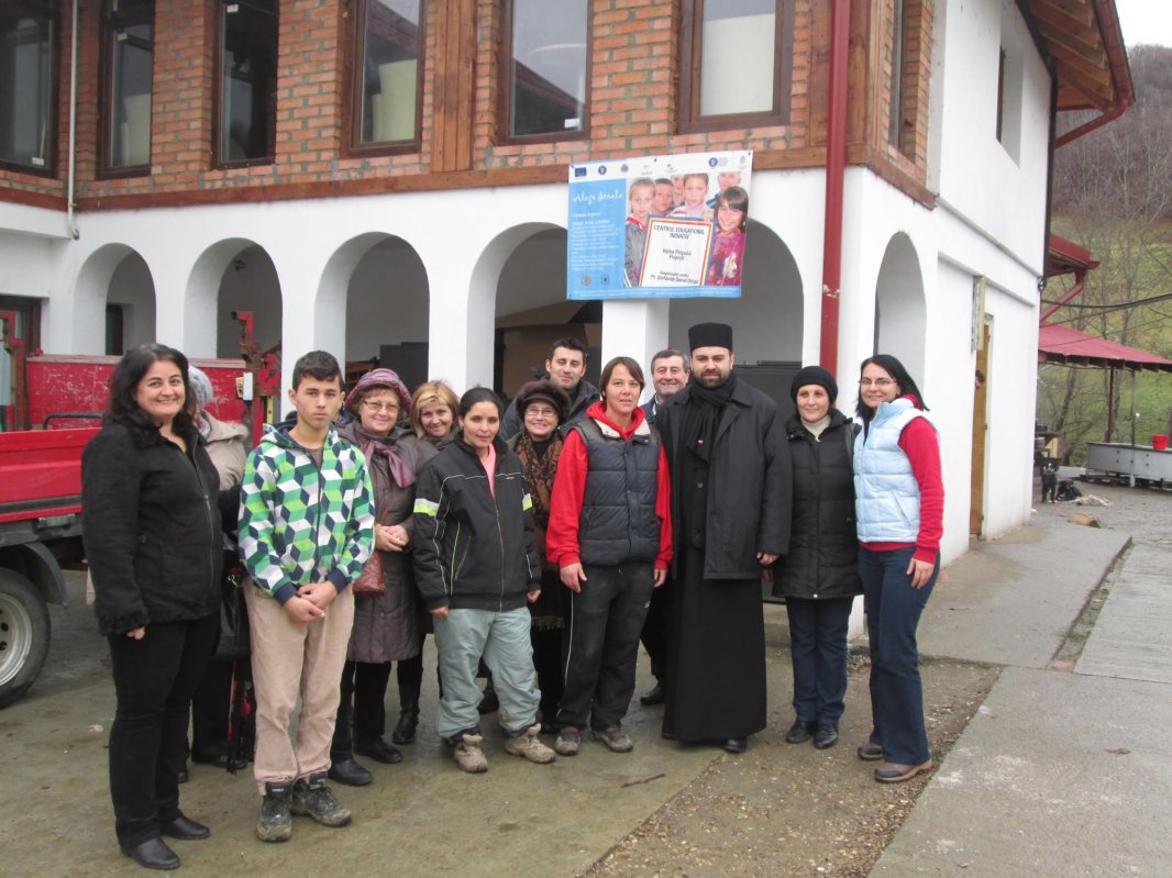 Daruri pentru copiii de la Valea Plopului 67882