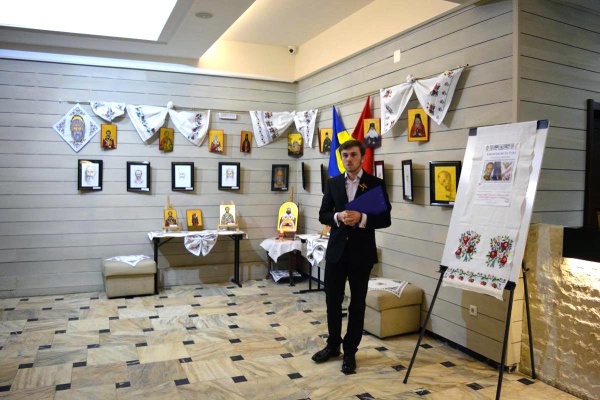 Expoziţie de icoane la Colegiul „Sfântul Nicolae“ 67805