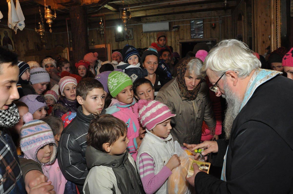 Zilele „Sfântul Ierarh Nicolae“, în Parohia Andrieşeni 67807