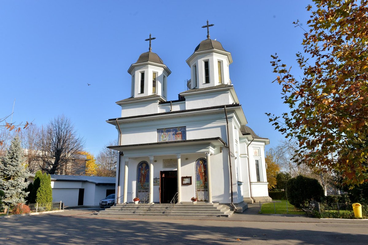 Comuniunea generațiilor la Biserica Răzoare 67733