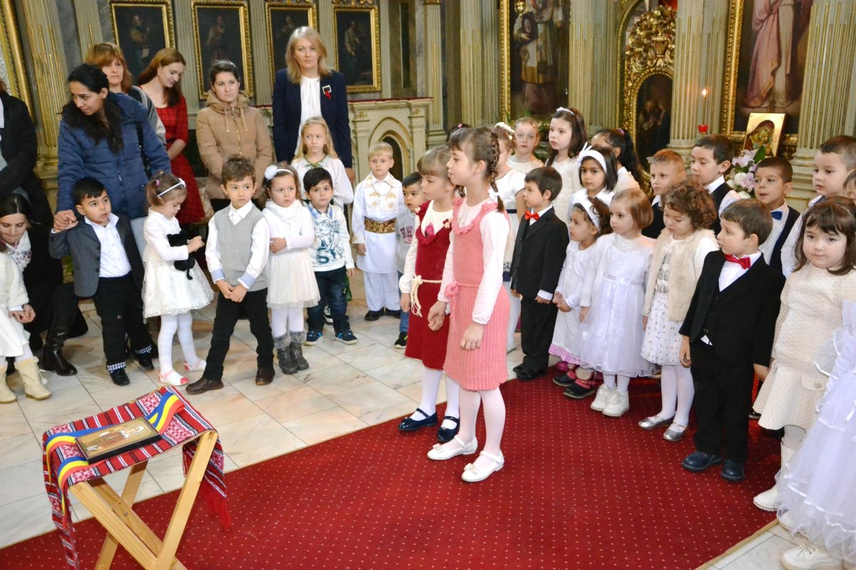 Program de colinde și poezii în cinstea Sfintei 67700