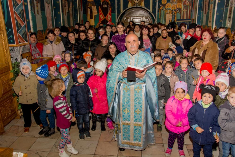 Daruri pentru copiii din Parohia Mătăsari-Gorj 67568