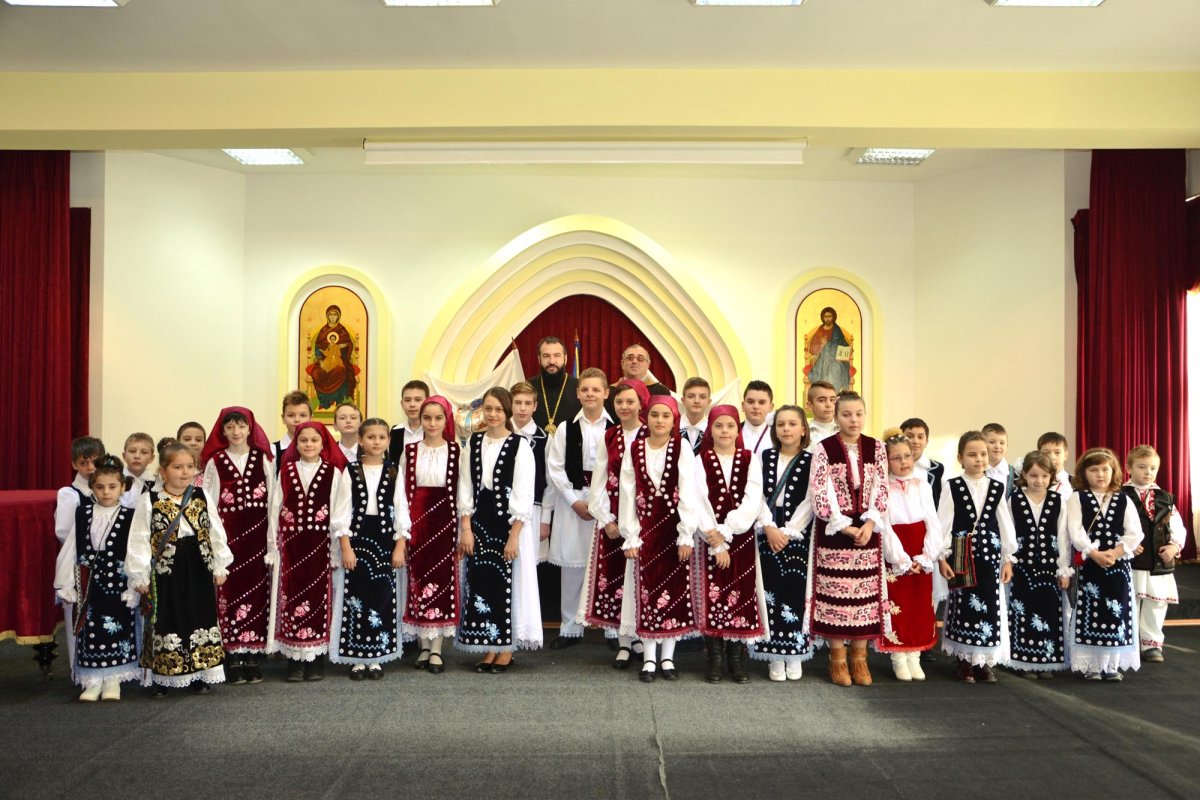 Peste 350 de colindători la Centrul eparhial din Caransebeș 67544