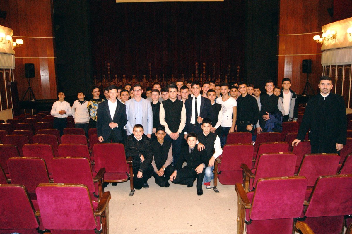 Seminarişti craioveni au colindat la Spitalul Municipal 67515