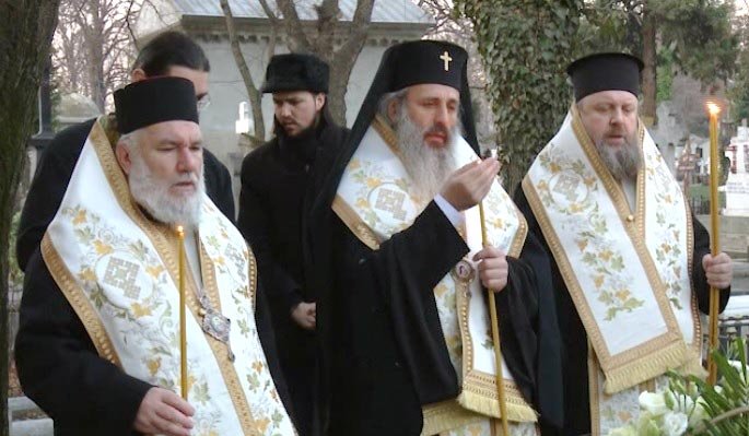 Rugăciune la mormântul Mitropolitului Partenie Clinceni 67498