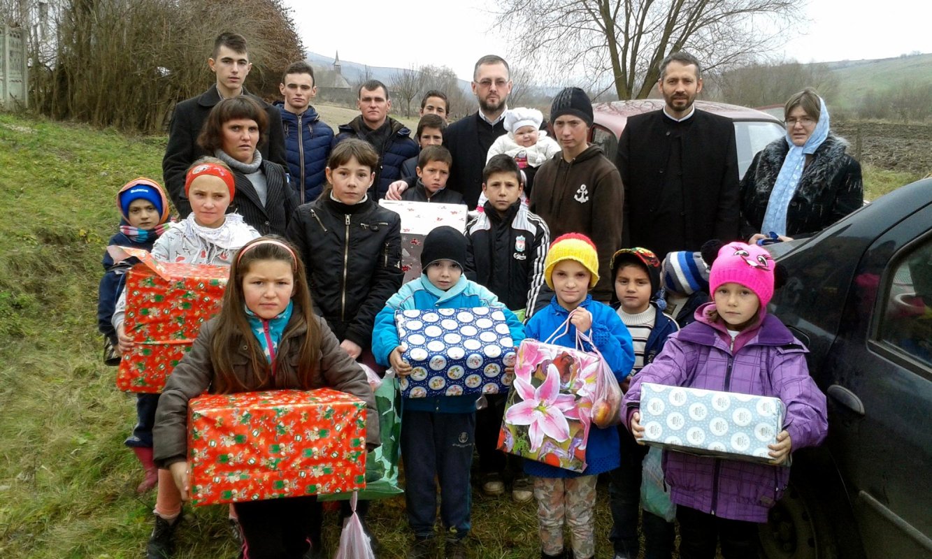 Acţiuni filantropice în apropierea Crăciunului 67423