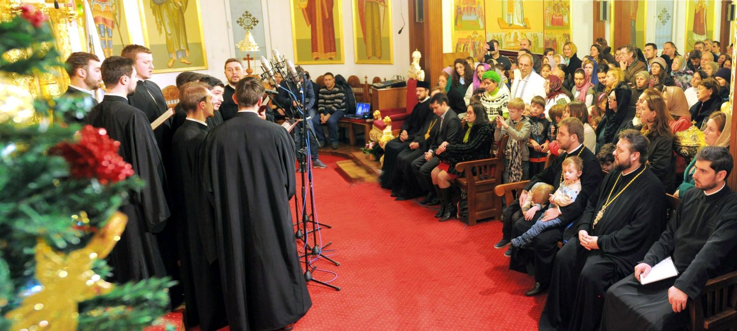 Biserici din Capitală împodobite în sunete de colinde 67427