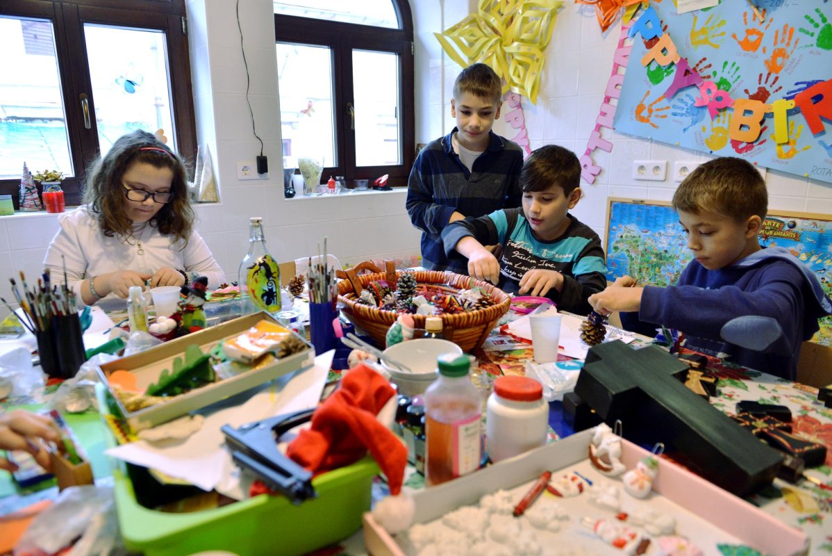 Copilărie ocrotită de Sfânta cu numele înțelepciunii 67419