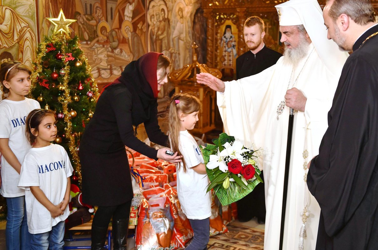 Daruri pentru copiii de la Centrul „Patriarh Justinian Marina” 67368