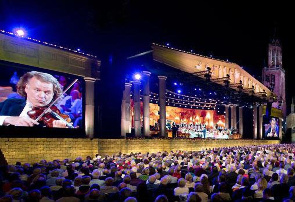 Bucurii pentru iubitorii  de carte, muzică și teatru 67352