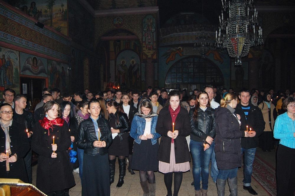 Educaţia tinerilor în Biserică, gânduri la început de an 67333