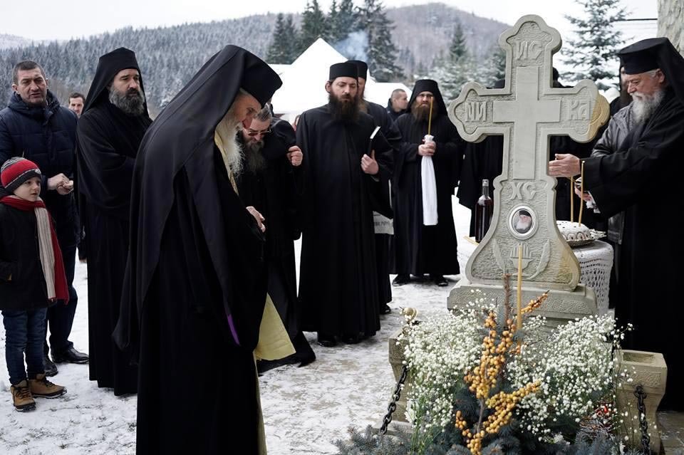 Slujbă de pomenire pentru părintele Sebastian, ctitorul Mănăstirii Sihăstria Putnei 67290