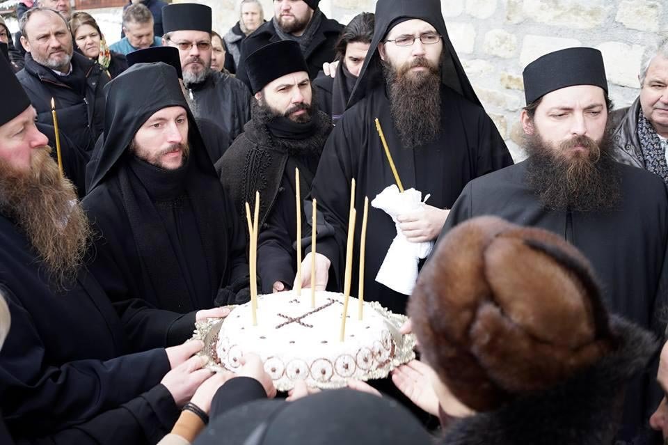 Slujbă de pomenire pentru părintele Sebastian, ctitorul Mănăstirii Sihăstria Putnei 67292