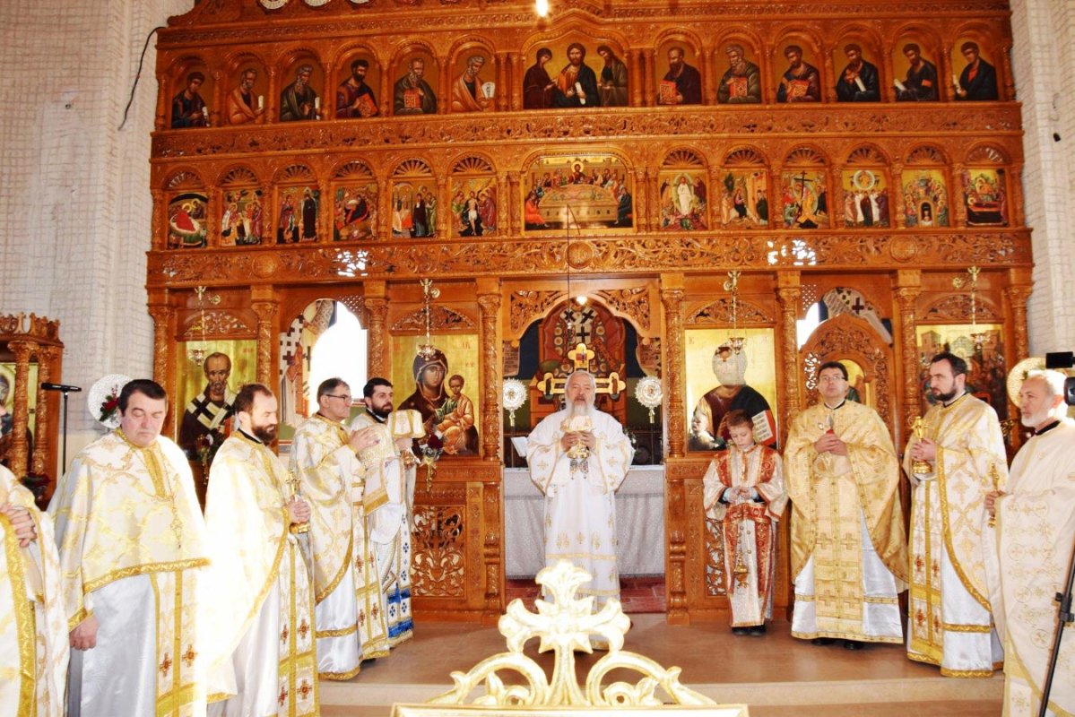 Slujiri arhiereşti în Duminica dinaintea Botezului Domnului 67236
