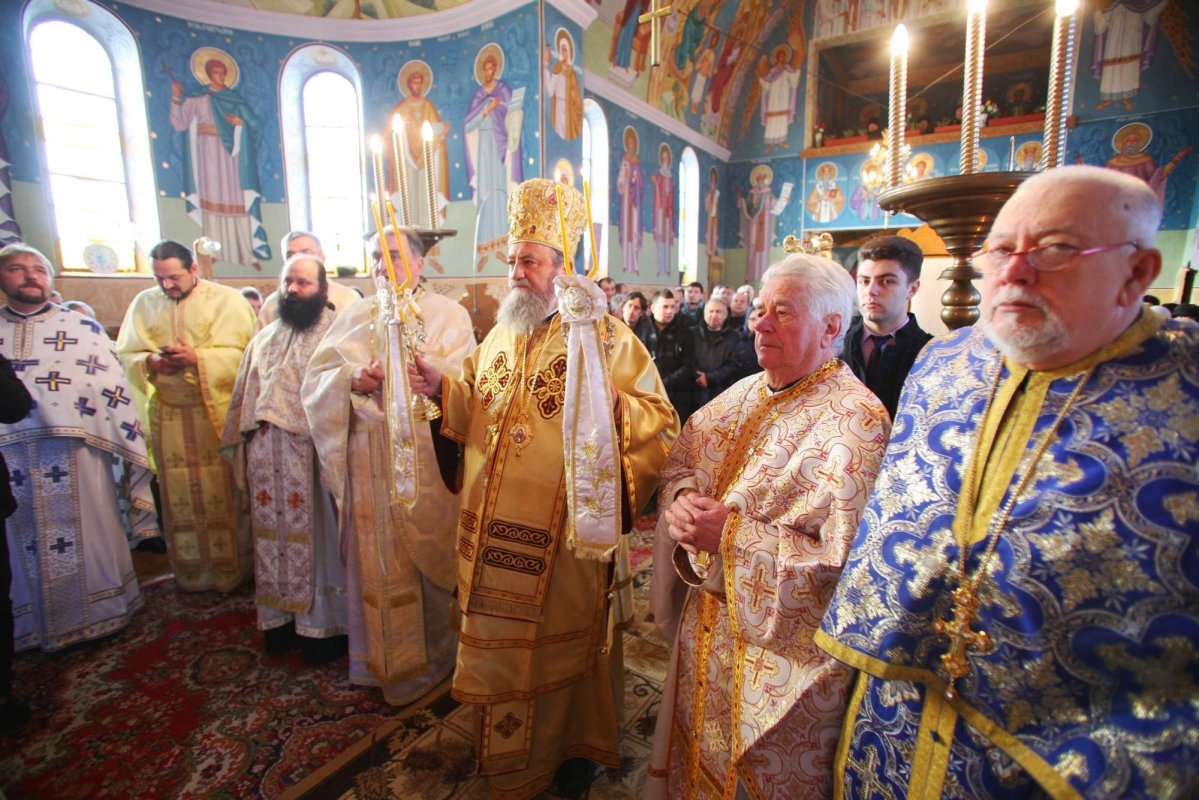 Slujiri arhiereşti în Duminica dinaintea Botezului Domnului 67239