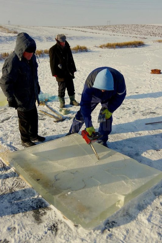 Crucile de gheaţă din localitatea suceveană Bosanci, o tradiţie veche de 120 de ani 67176