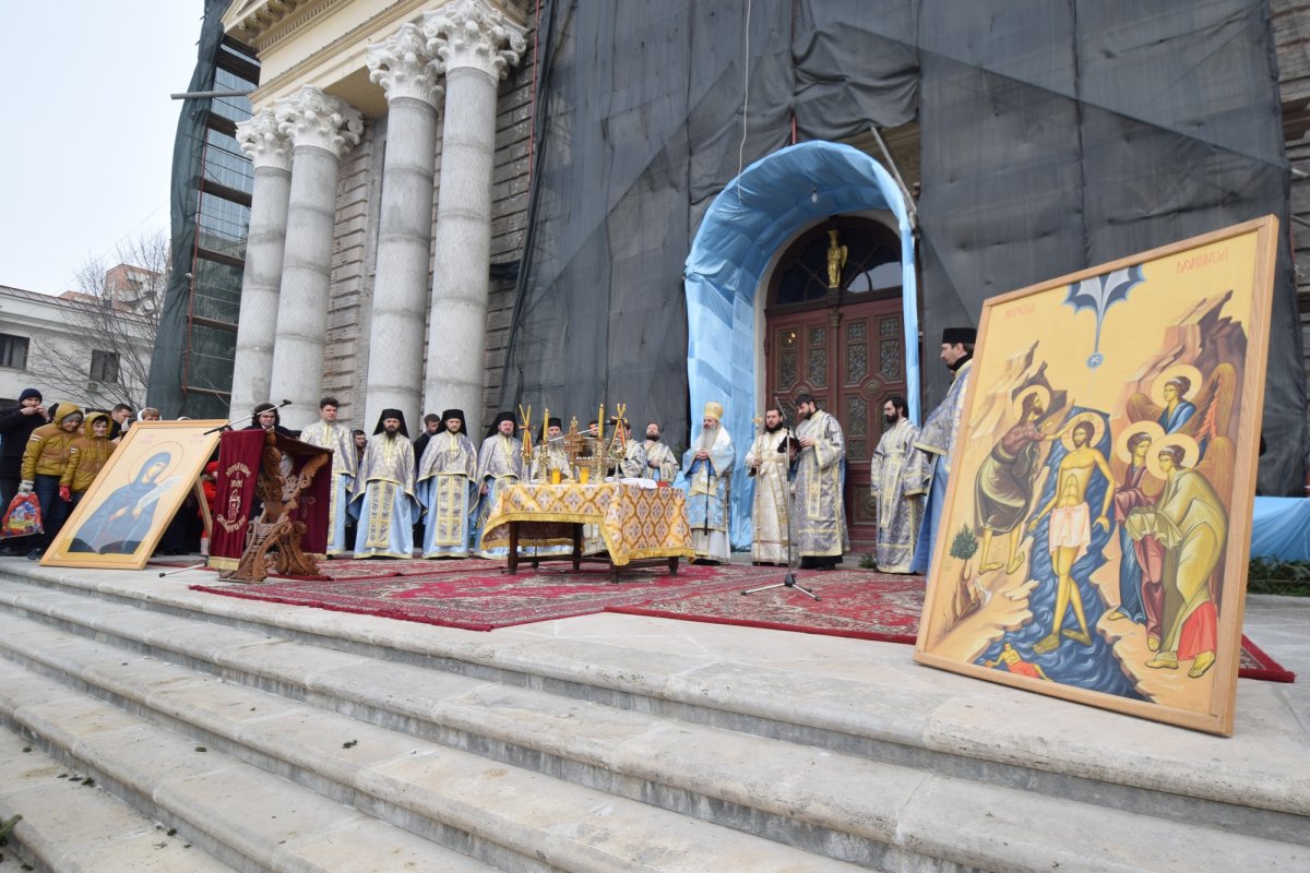  „În haina smereniei şi a ascultării S-a îmbrăcat Fiul lui Dumnezeu“ 67114