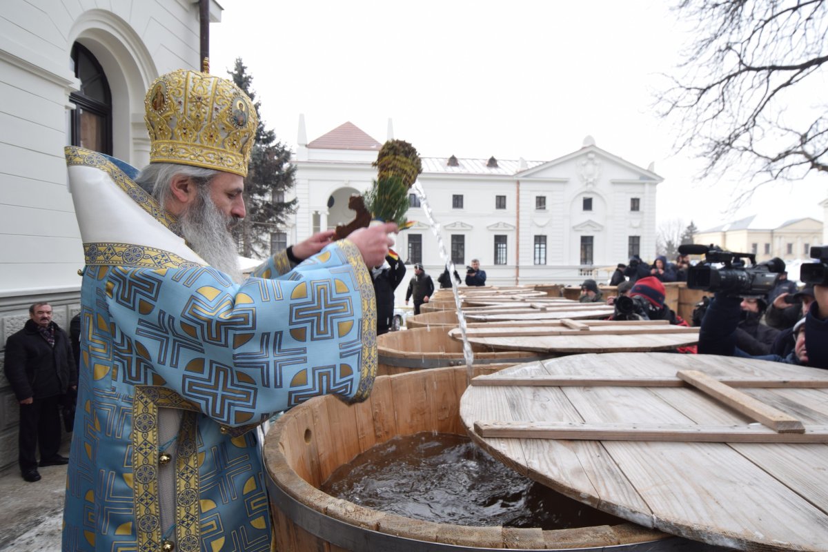  „În haina smereniei şi a ascultării S-a îmbrăcat Fiul lui Dumnezeu“ 67116