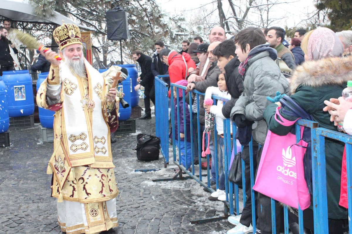 Praznicul Epifaniei în Mitropolia Olteniei 67046