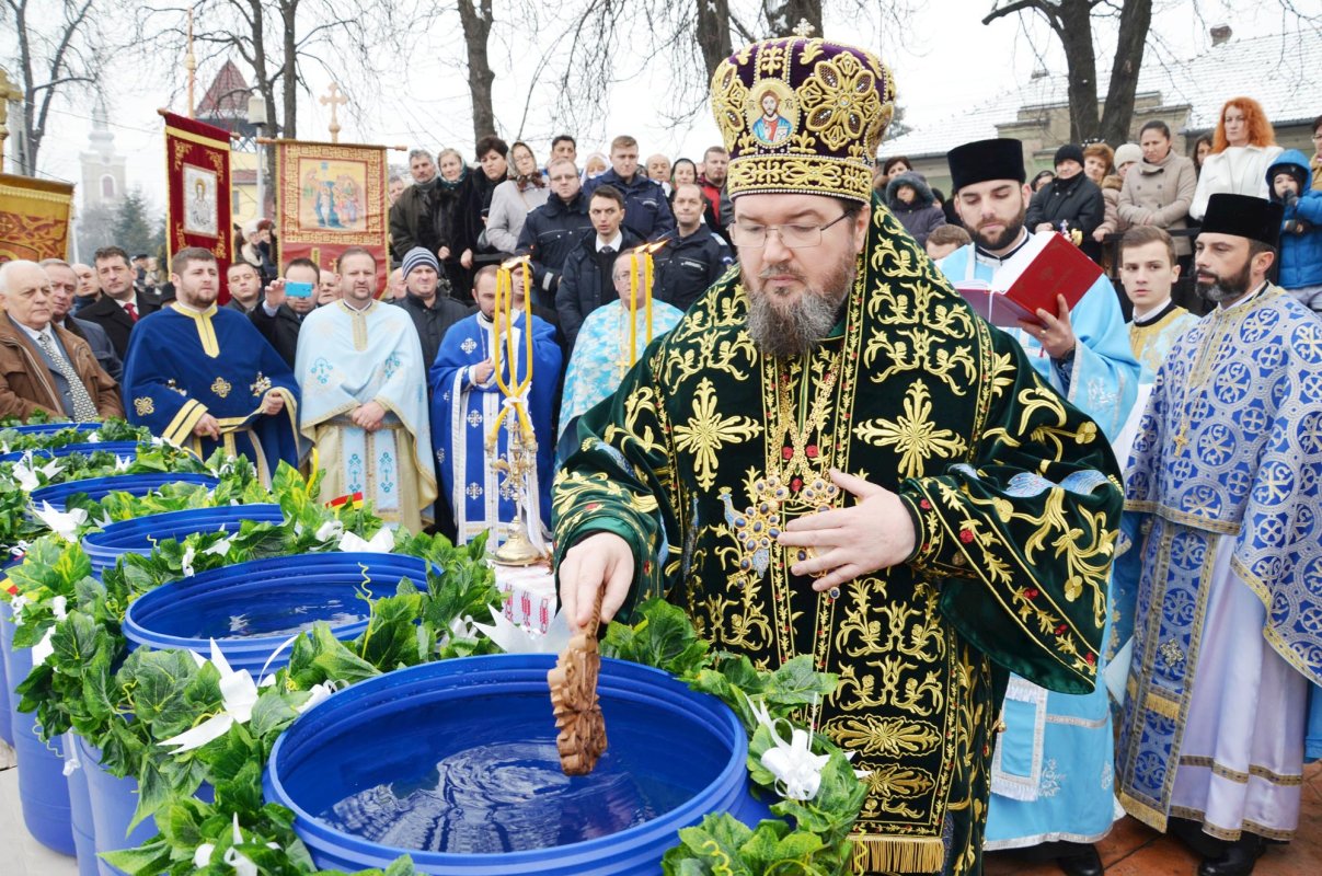 Slujiri arhiereşti la Botezul Domnului 67036
