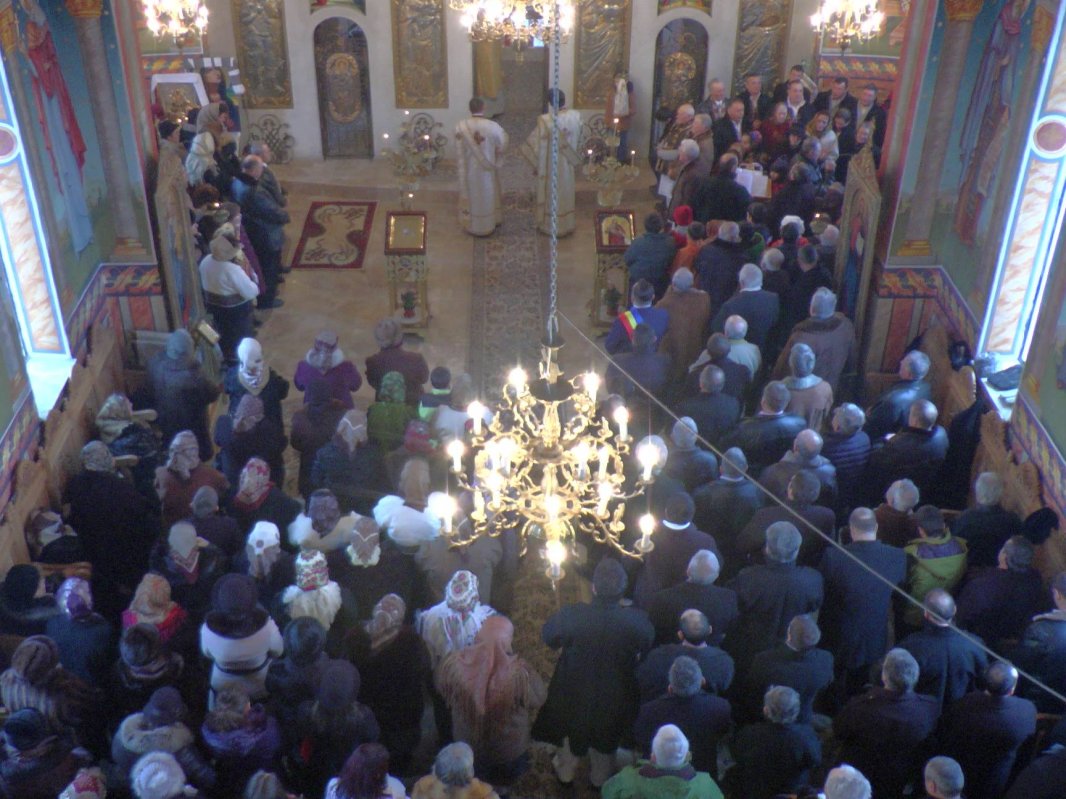 Slujire arhierească la hramul Parohiei Pojorâta 2 66905