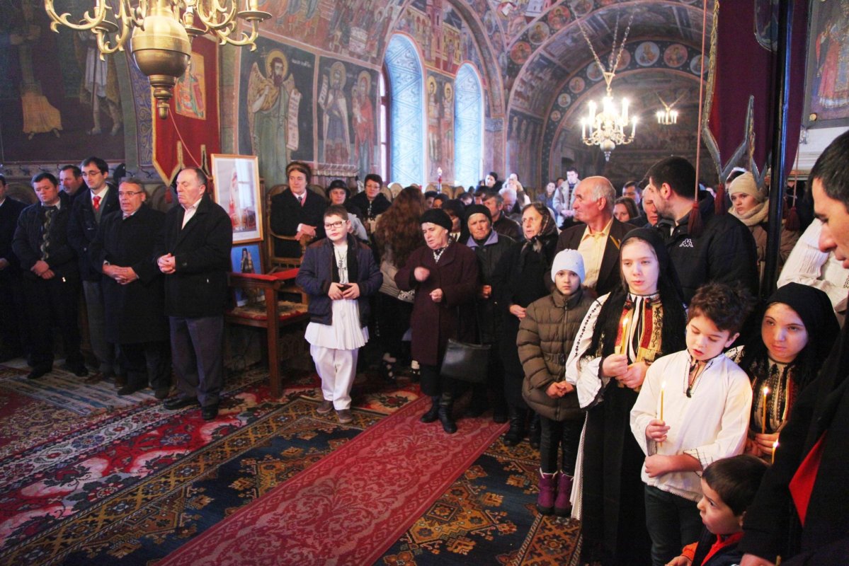 Slujbe în Duminica de după Botezul Domnului 66856