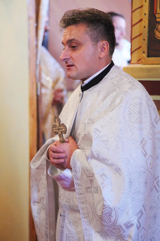 Biserica din Arini, centru al vieţii comunitare 66800