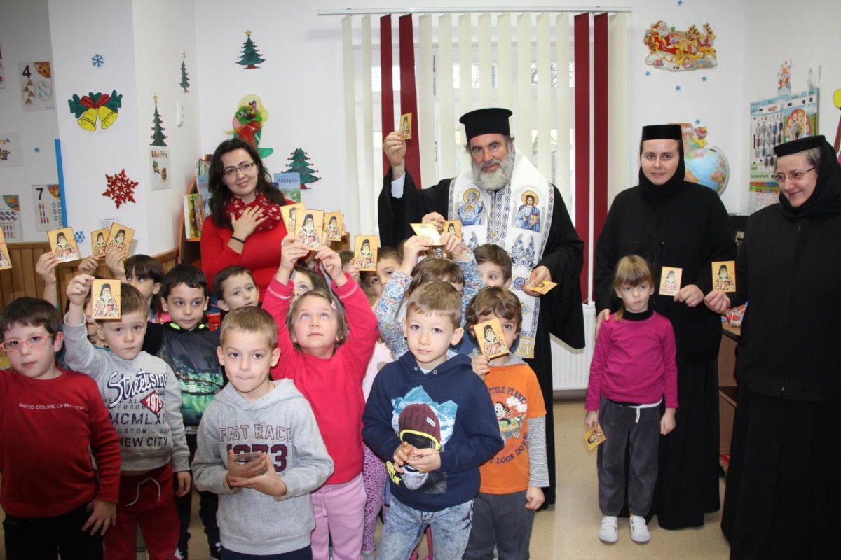 Binecuvântare arhierească la Fundaţia „Episcop Melchisedec“ din Roman 66743