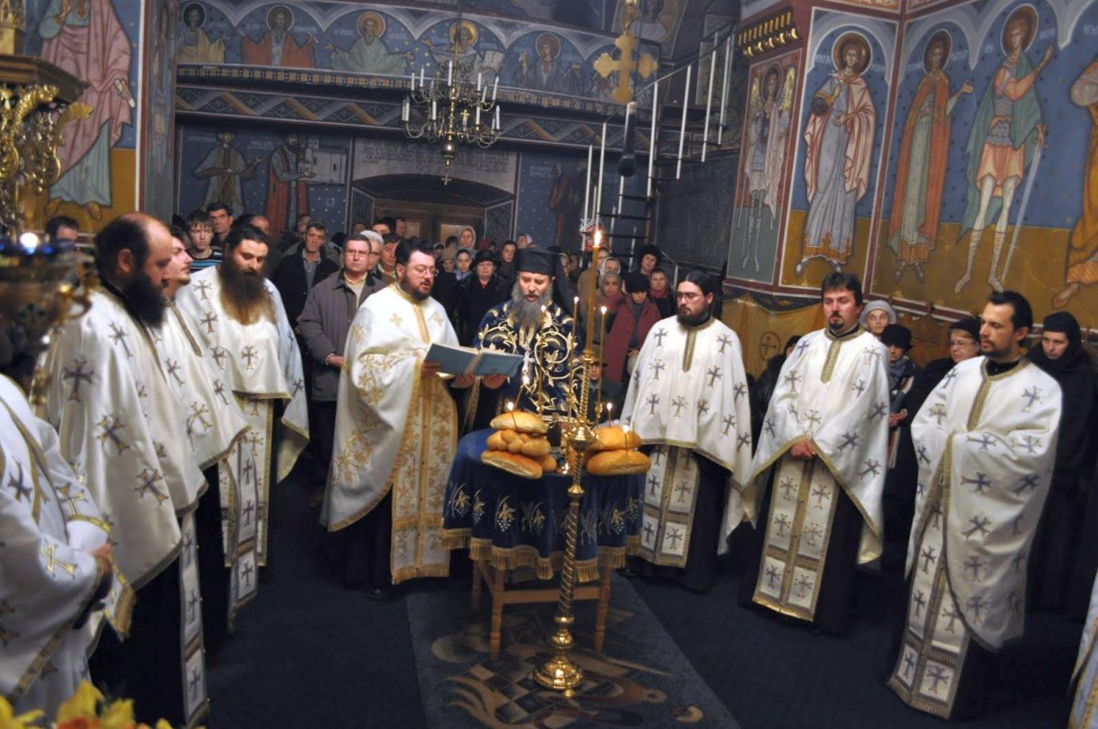 Hram de „Sfinţii Atanasie şi Chiril“, la Mănăstirea Copou 66660