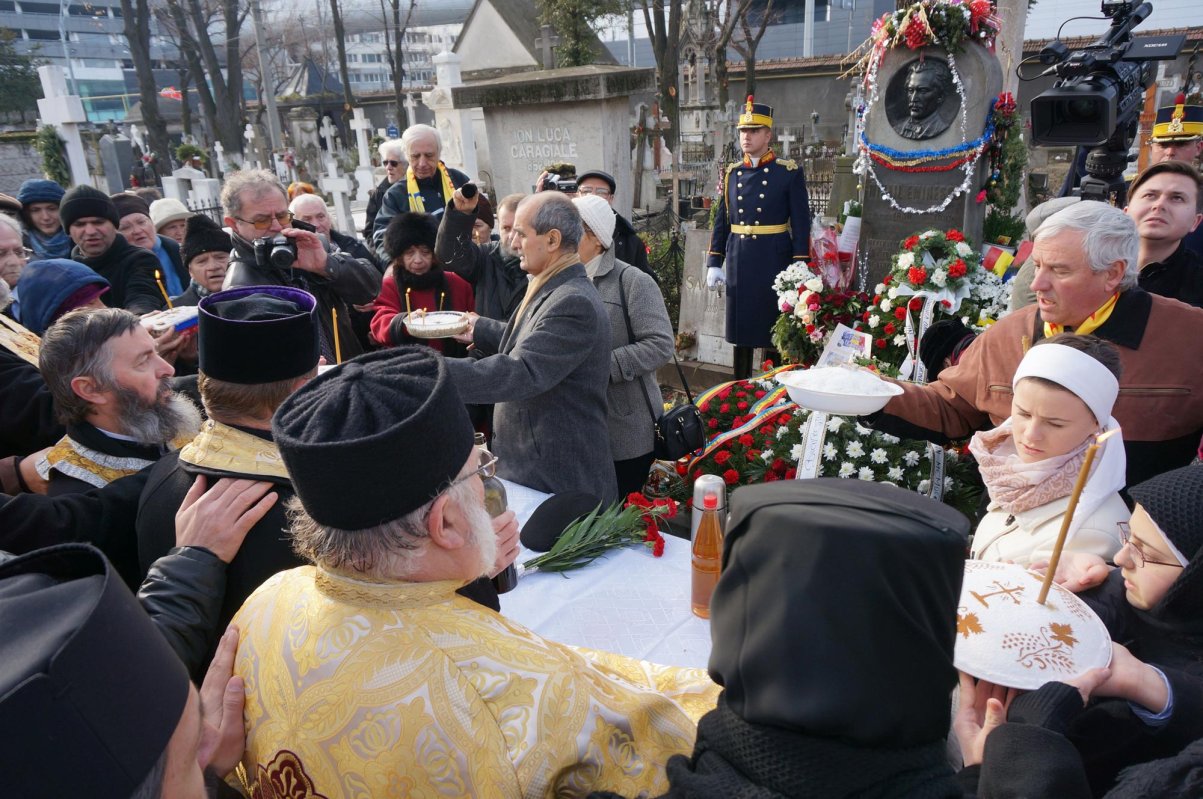 Slujbe de pomenire pentru Mihai Eminescu 66636