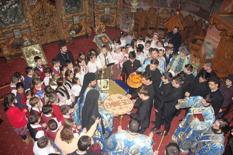 Eparhia Romanului şi Bacăului l-a comemorat pe Eminescu 66554