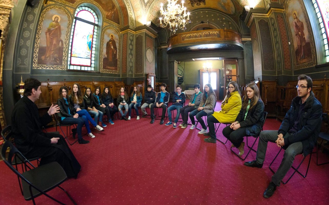 „Bisericile pline de tineri sunt bisericile viitorului” 66518