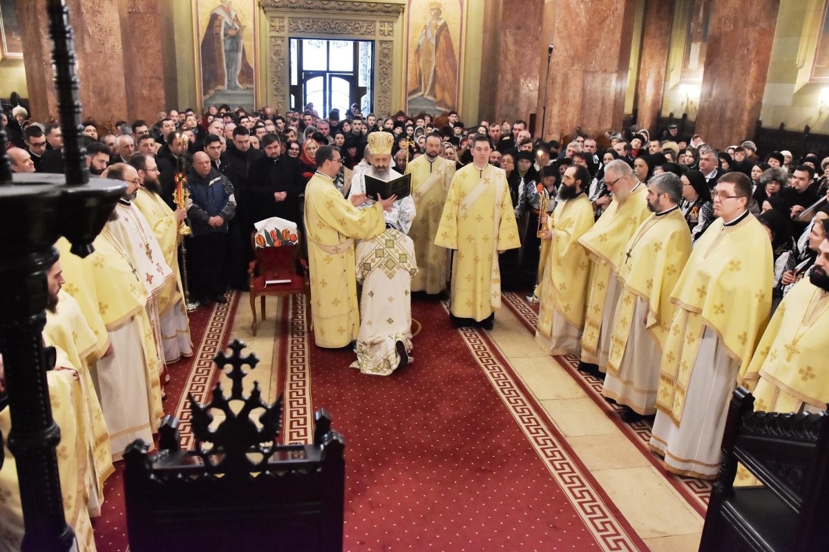 Slujiri arhiereşti în Duminica a 29-a după Rusalii 66504