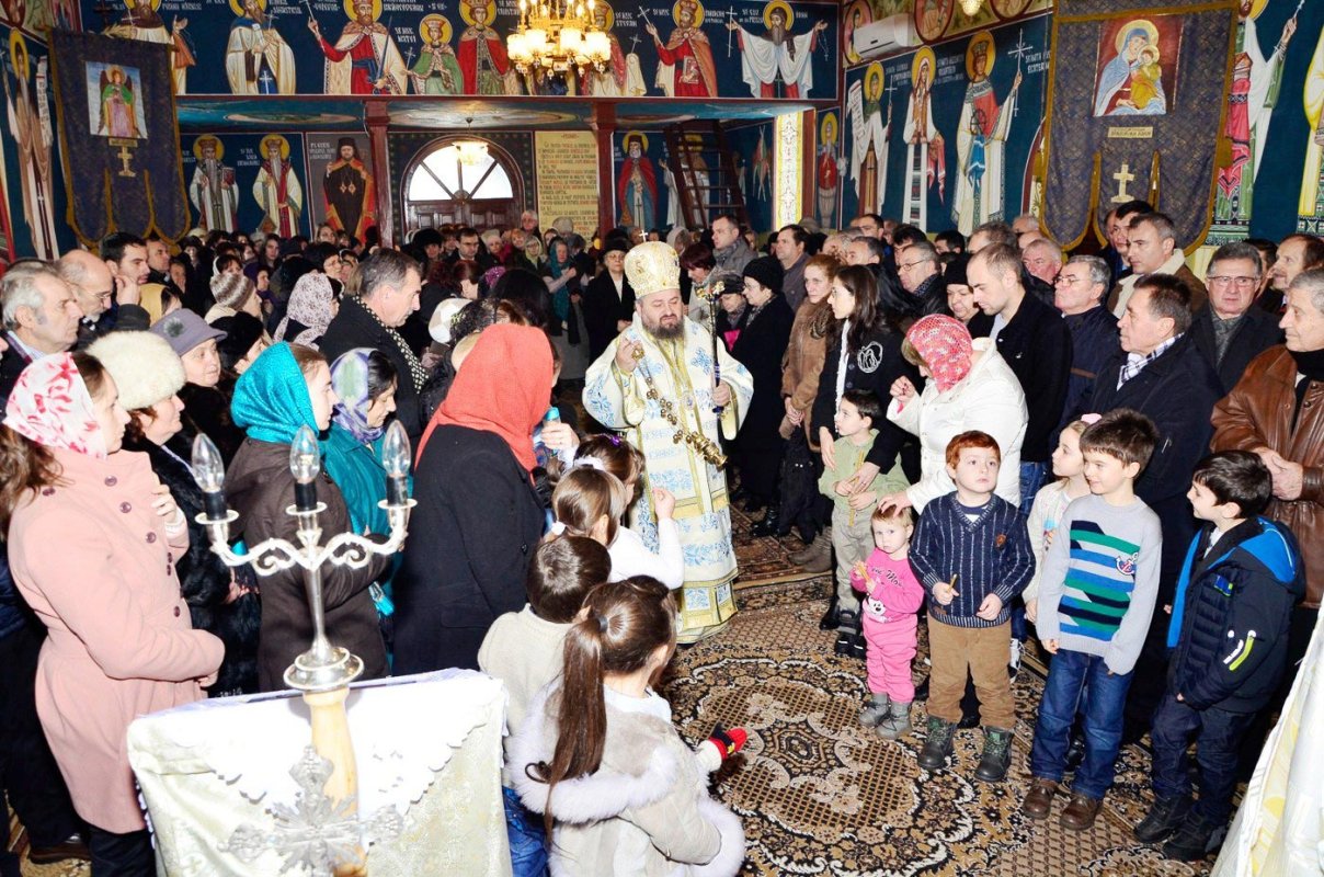 Slujiri arhiereşti în Duminica a 29-a după Rusalii 66506