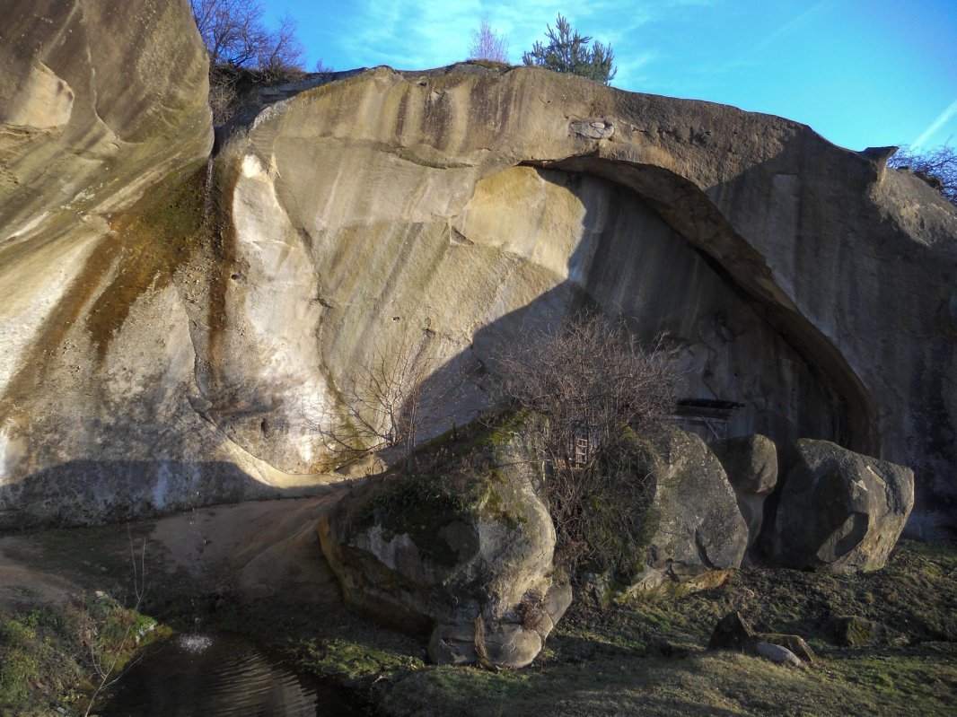 Curtea mamei Uța ca un tărâm al tainei 66386