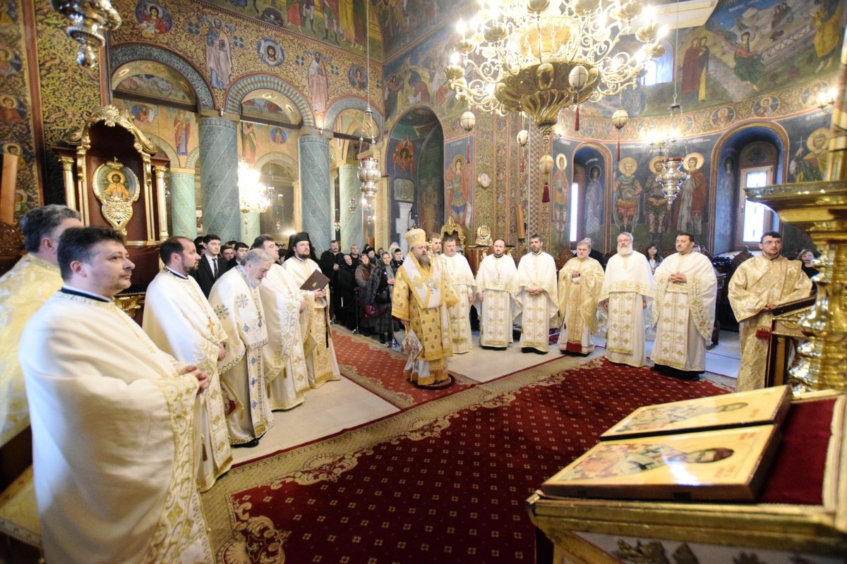 Seminariștii bucureșteni și-au sărbătorit ocrotitorul 66136