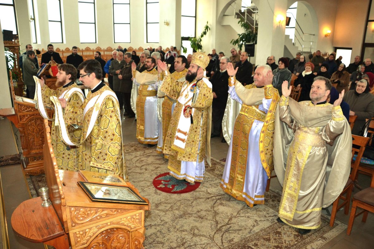 Slujiri și vizite chiriarhale în Duminica a 31-a după Rusalii 66132