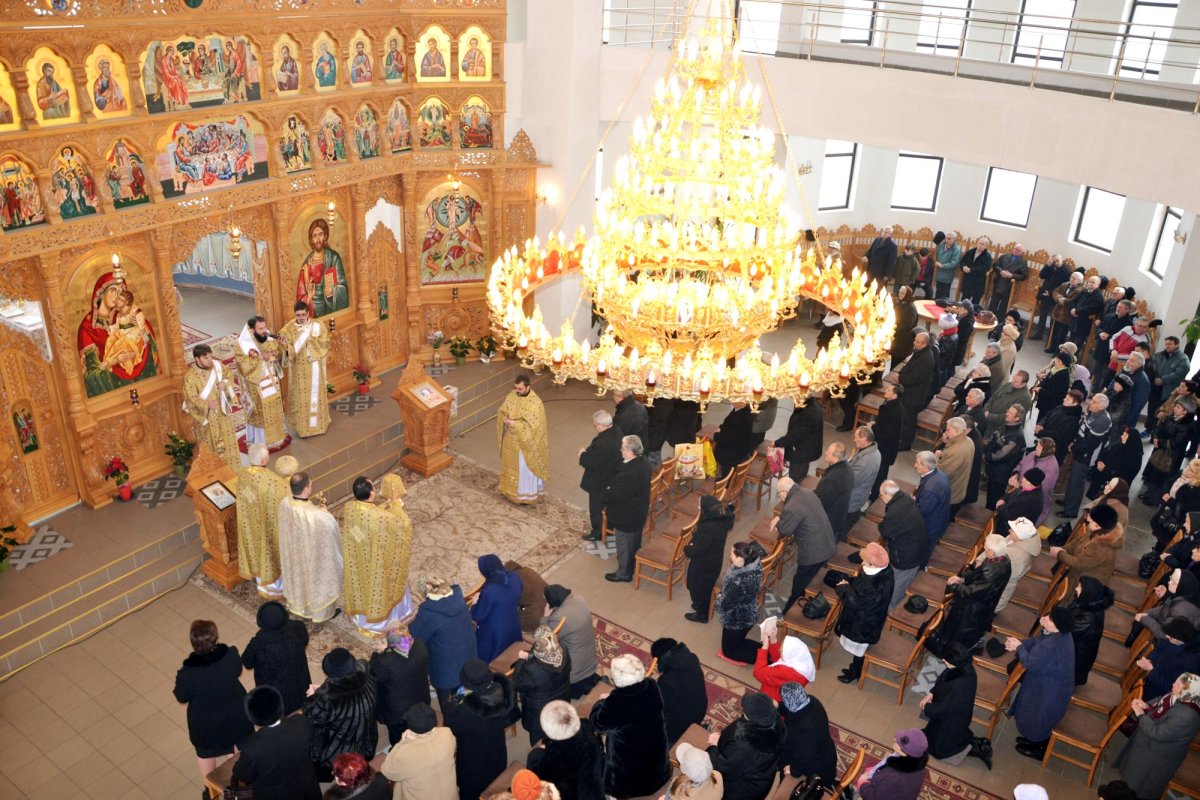 Slujiri și vizite chiriarhale în Duminica a 31-a după Rusalii 66133