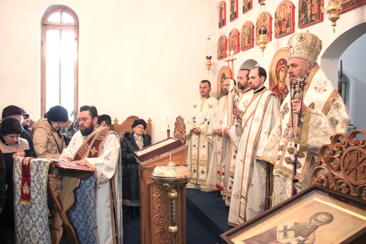 Hramuri de parohii şi instituţii şcolare 66090