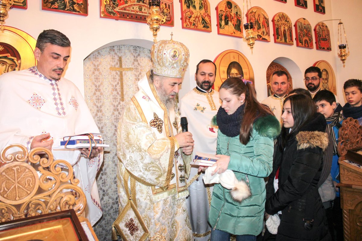 Hramuri de parohii şi instituţii şcolare 66091