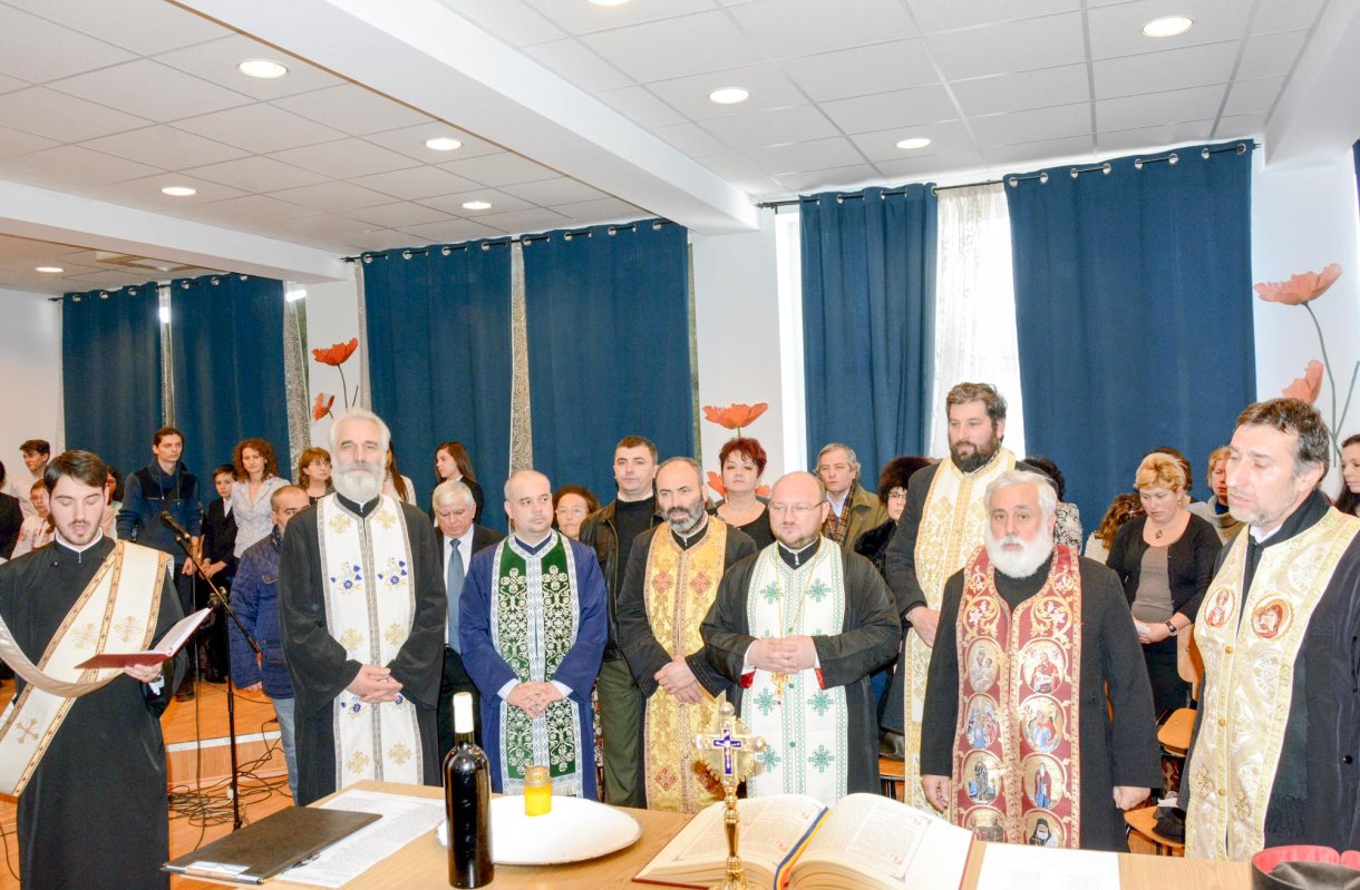 Hramuri de parohii şi instituţii şcolare 66092