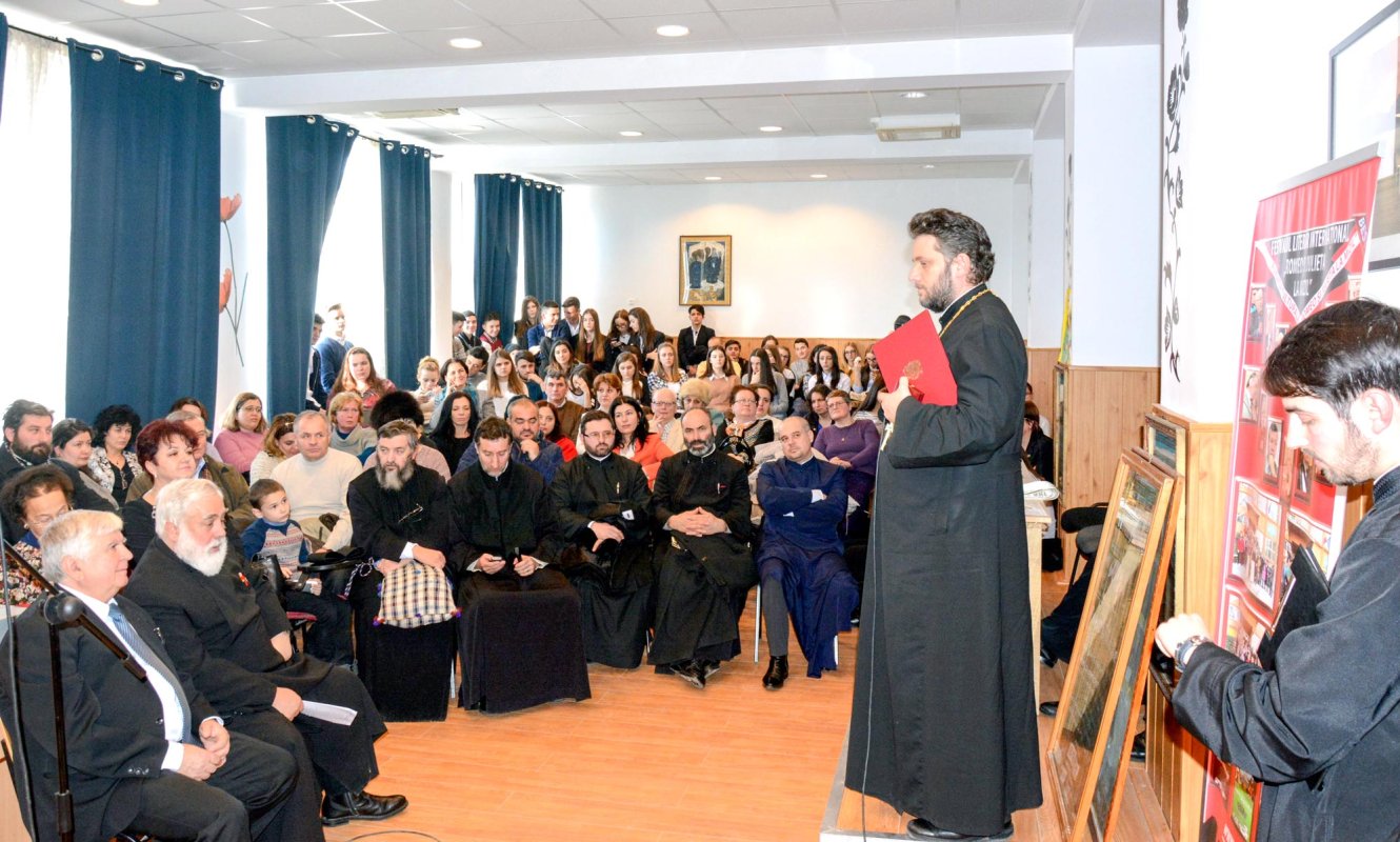 Hramuri de parohii şi instituţii şcolare 66093