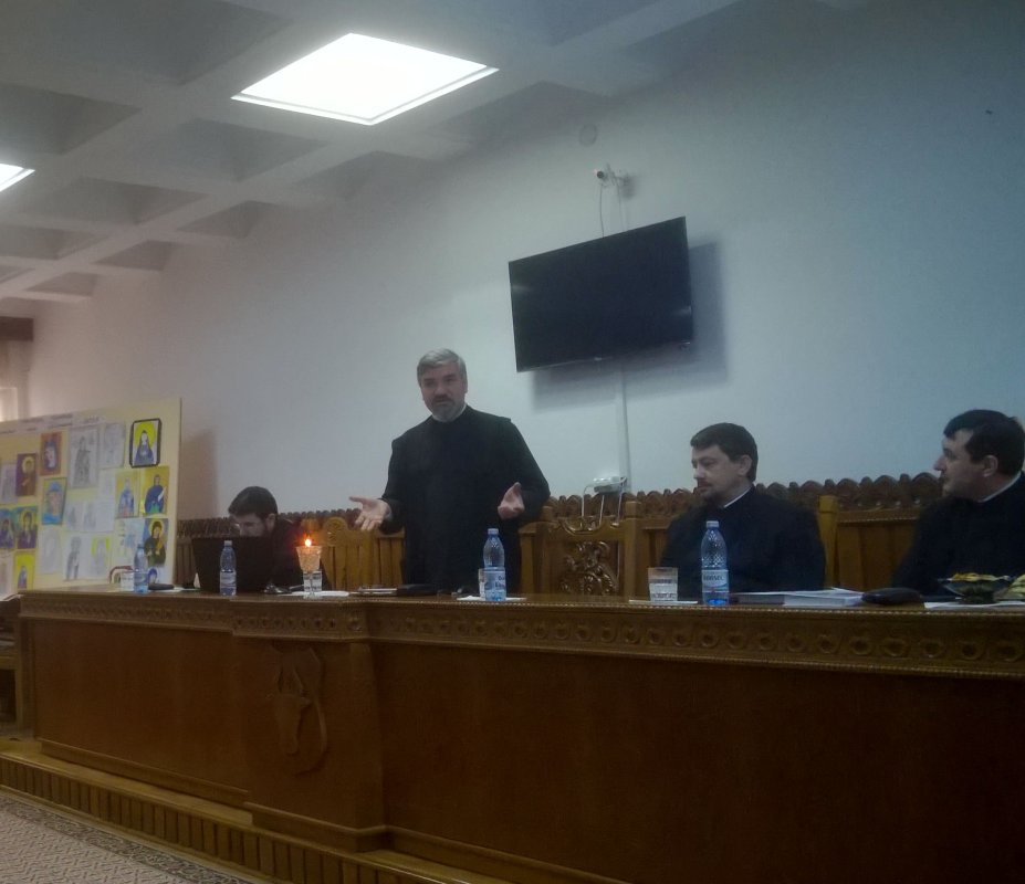 Conferinţă dedicată educaţiei copiilor, la Protopopiatul Bacău 65999