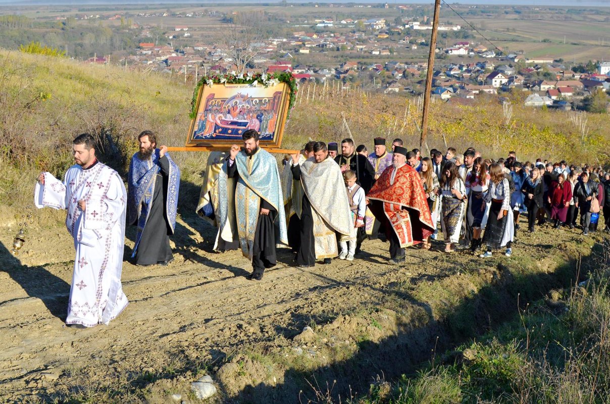 Parohia Valea Bisericii sprijină tinerii 66012